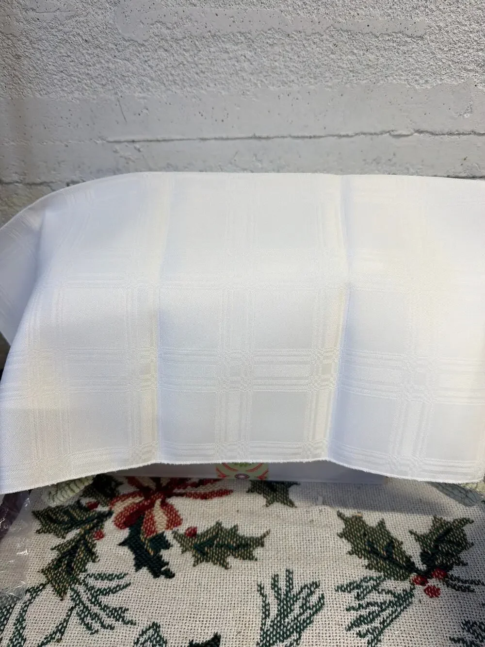 8 Vintage White Damask Plaid Cloth Dinner Napkins 17.5” Square Table Linens